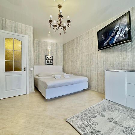 Apartpoltava Смак Італії У Самому Центрі Полтави , Білосніжна Студія В Новобудові, Банківський Чек ภายนอก รูปภาพ